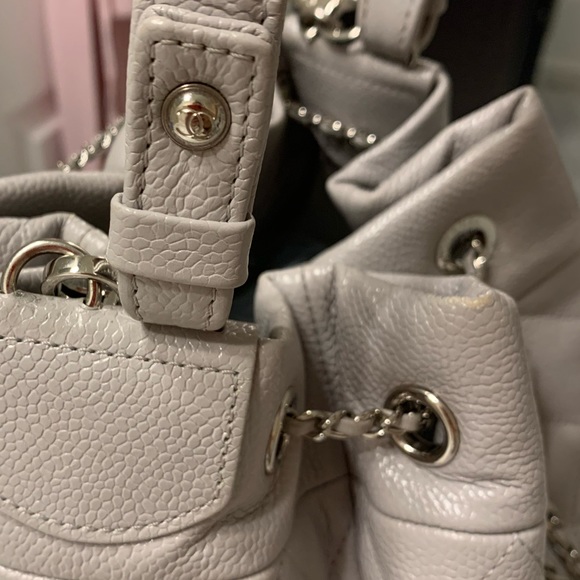 CHANEL Grained Calfskin Quilted Medium CC Chain Bucket Drawstring Bag - Picture 7 of 14
